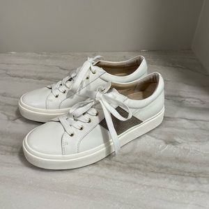 Size 8.5 Vaneli Sport sneakers, White